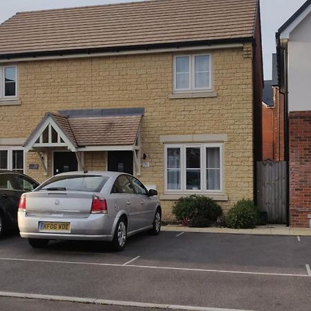 30 Aldiss Drive Hotel Kingston Bagpuze Exterior photo